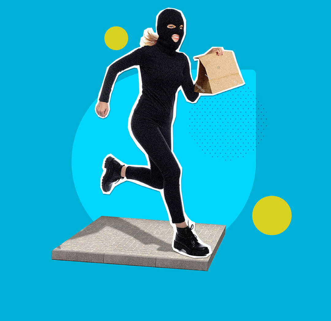 Collage d'une personne portant une cagoule qui court avec un sac en papier dans la main gauche